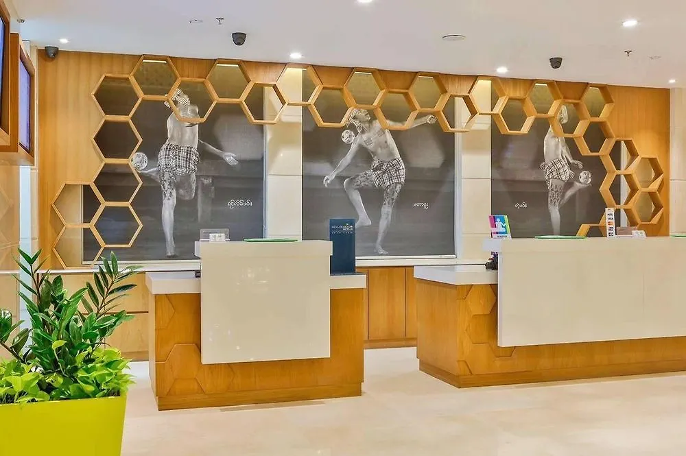 Hotel Stadium Yangon 4*,